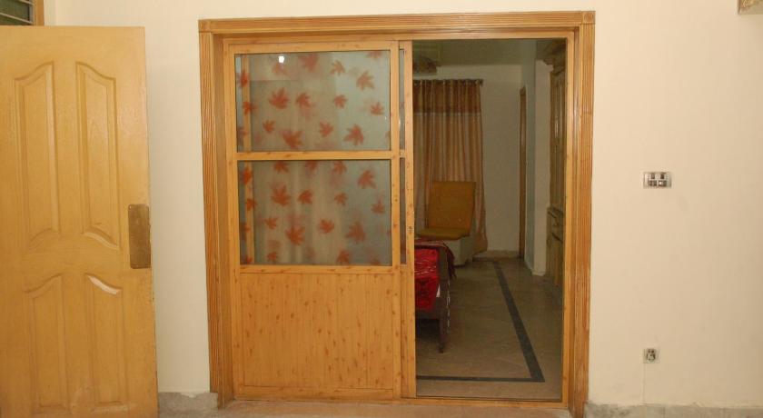 Image of Classic Triple Room 8