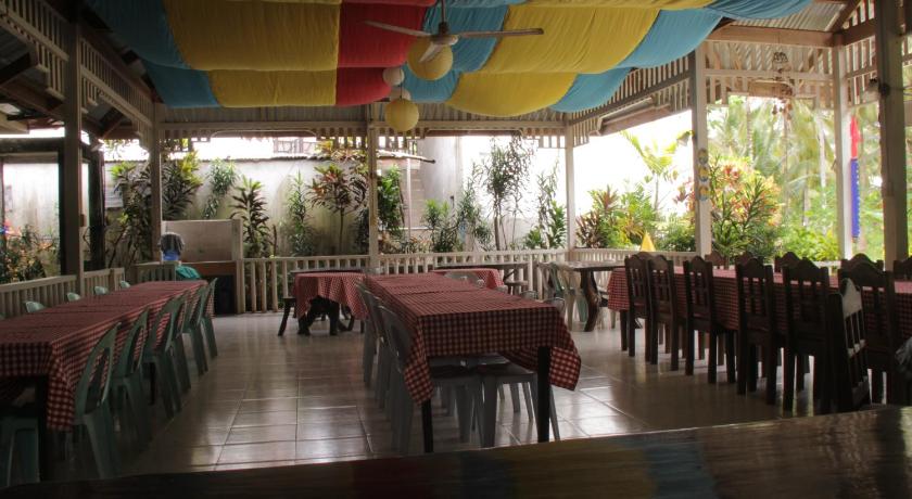 Oasis Resthouse photo