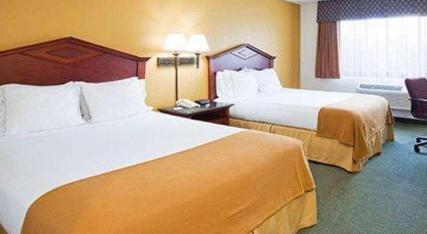 Norwood Inn & Suites Eagan photo