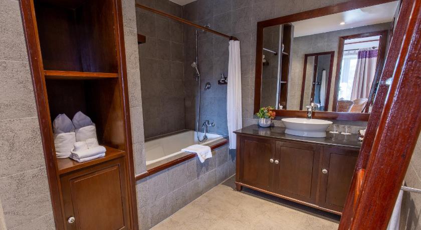 Image of Riverside Suite 14