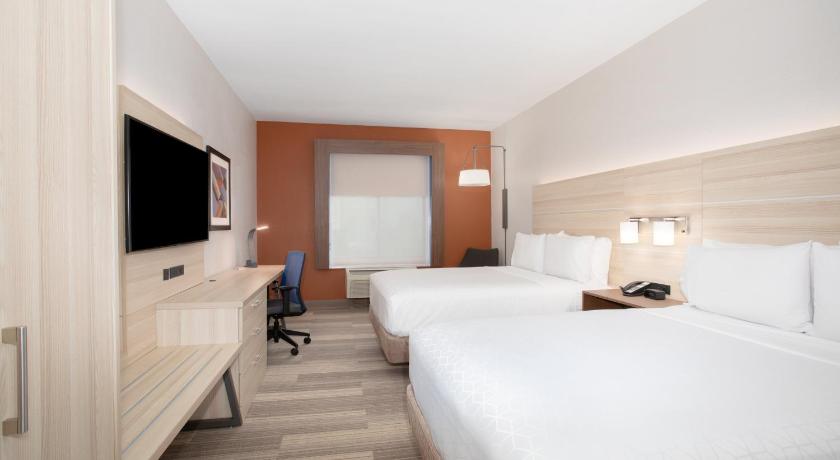 Holiday Inn Express & Suites Phoenix - Glendale Sports Dist