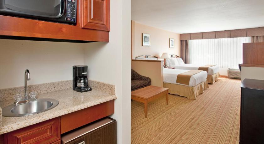 Holiday Inn Express Hotel Germantown - Northwest Milwaukee