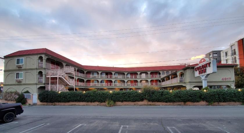 Colony Inn photo