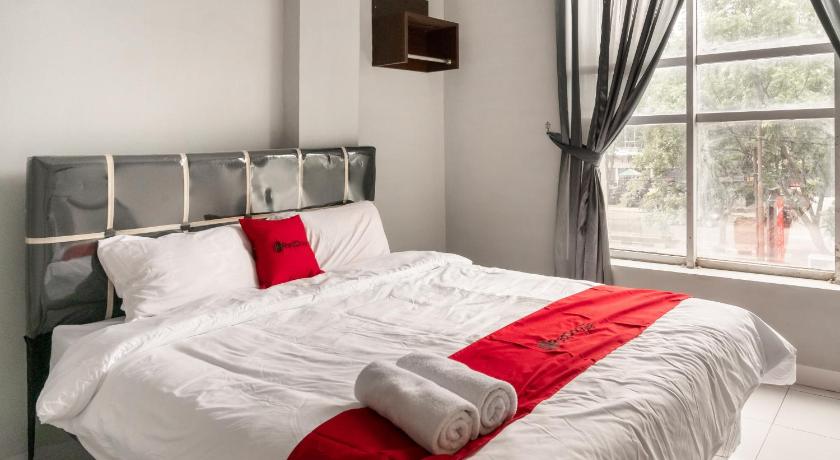 RedDoorz near Manhattan Square Medan - image 12