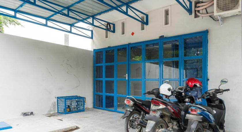 RedDoorz near Manhattan Square Medan - image 10