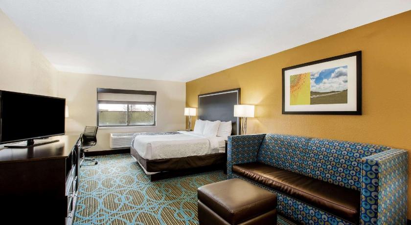 La Quinta Inn & Suites by Wyndham Emporia