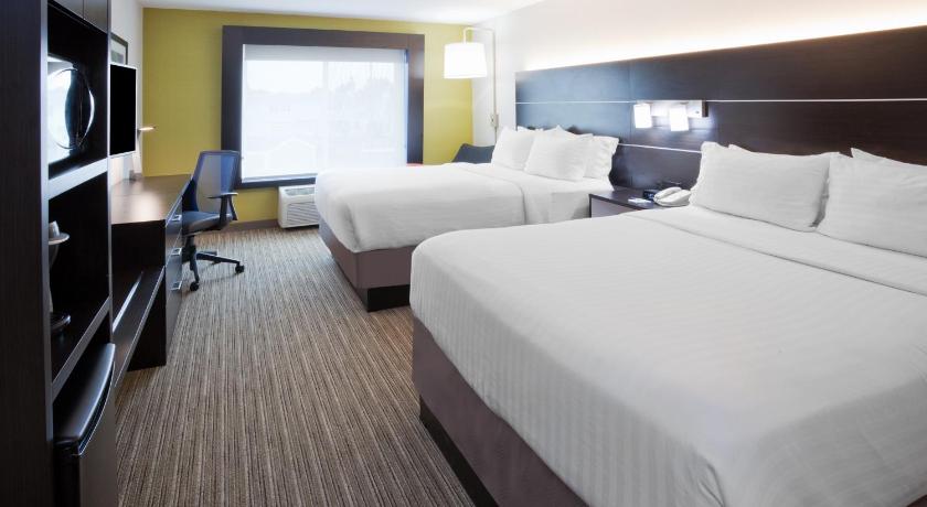 Holiday Inn Express Hotel & Suites Dickinson