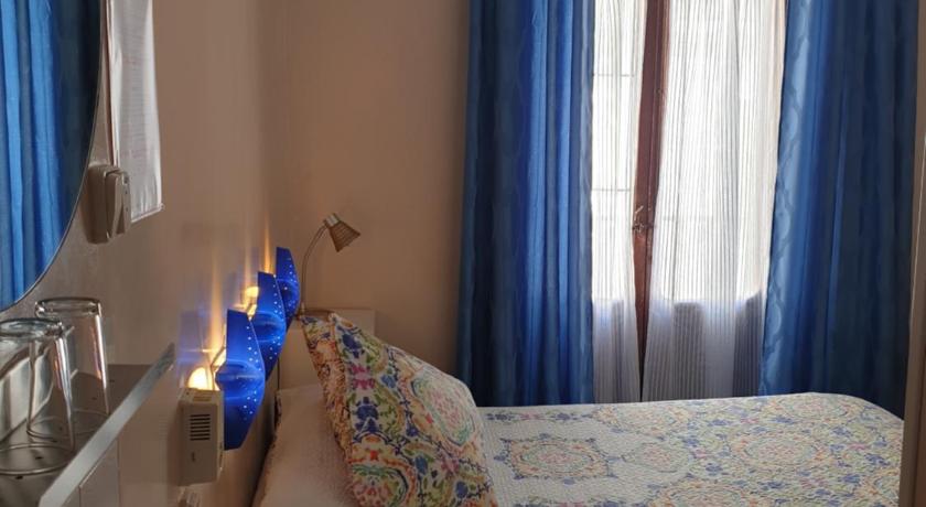 Image of Double with Shared Bathroom 7
