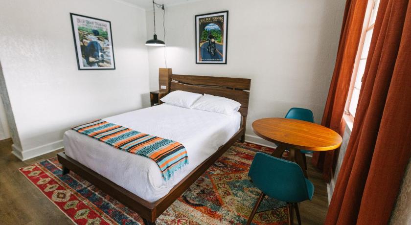 Route 19 Inn photo
