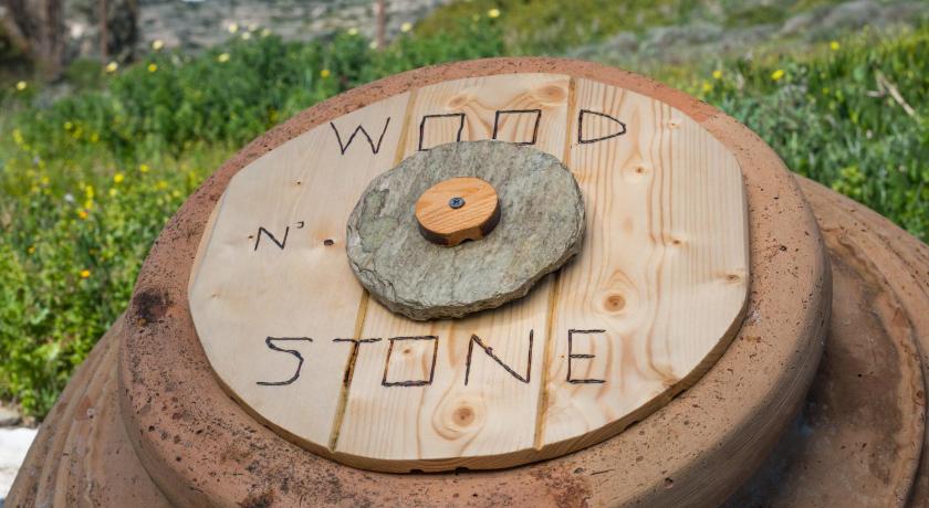 wood and stone — Hotel in Milos Island
