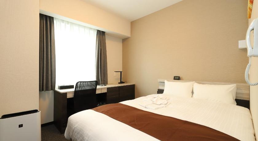 大阪 Smile Hotel Premium Osaka Higashishinsaibashi 3つ星 ホテル プール