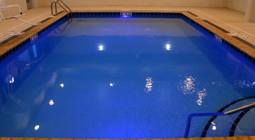 Holiday Inn Express & Suites Pittsburgh - Monroeville photo