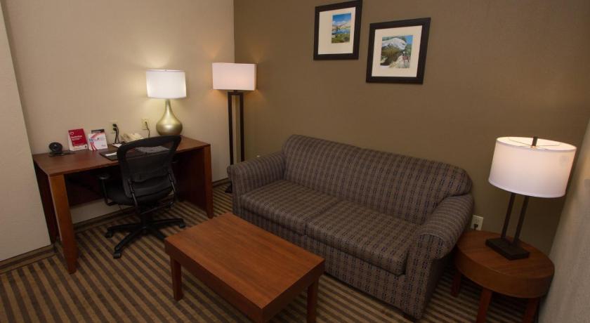 Comfort Suites Visalia - Convention Center