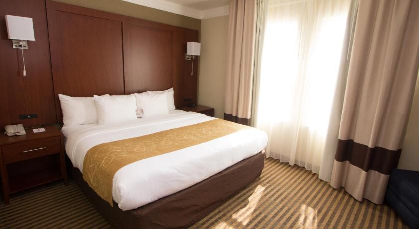 Comfort Suites Visalia - Convention Center