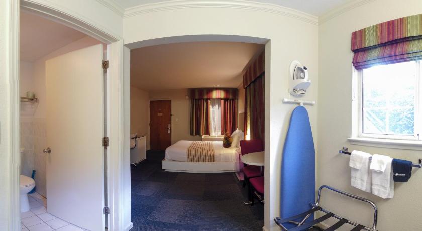 Inn at Golden Gate photo
