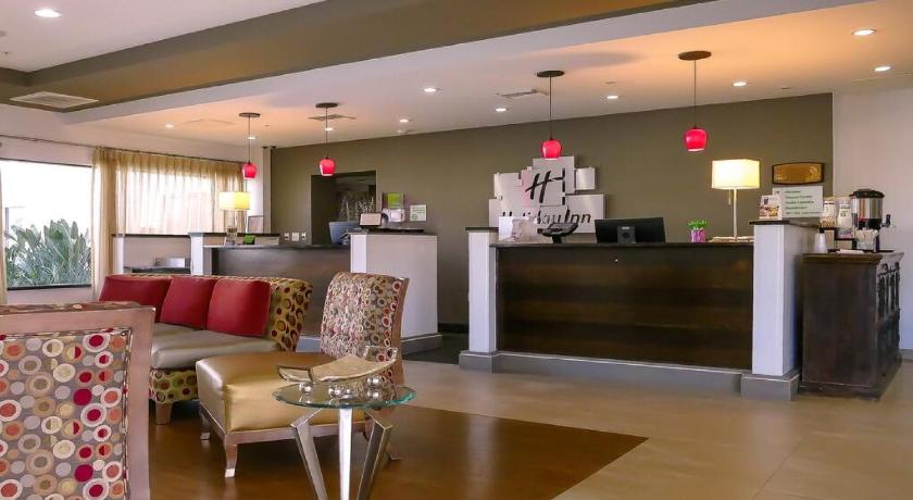 Holiday Inn Edison at Midtown photo