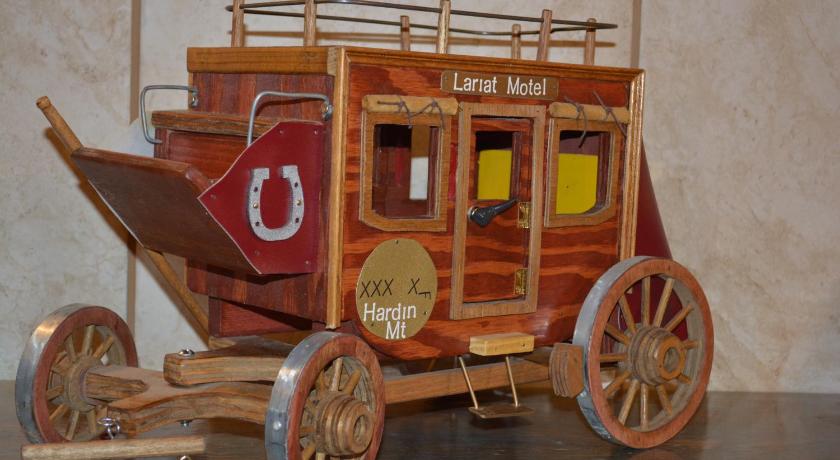 Lariat Motel photo