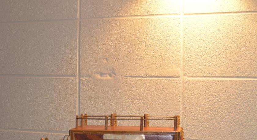 Lariat Motel photo