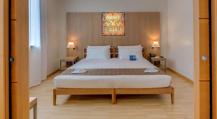 Image of Triple Room 12