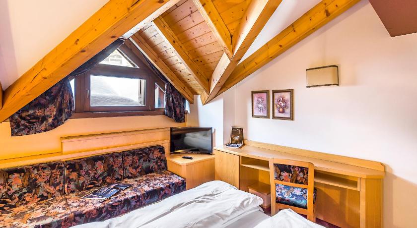 Image of Suite 15