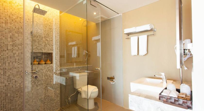 Image of Executive Deluxe Suite Pool Access 2