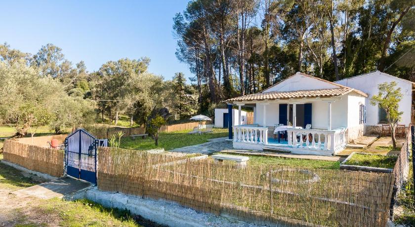 Blue House — Hotel in Corfu Island