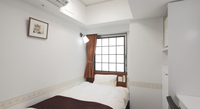 Kyoto Hotel Check In Shijokarasuma 2-Star Hotel lobby