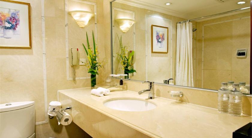 Image of Deluxe Room with Twin Beds 1