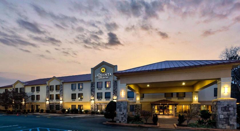 La Quinta Inn & Suites by Wyndham LaGrange / I-85 photo