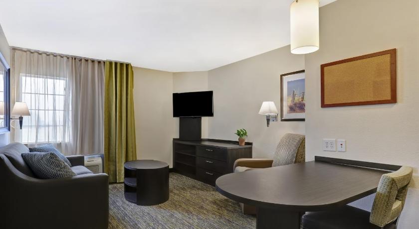 Candlewood Suites Indianapolis - South