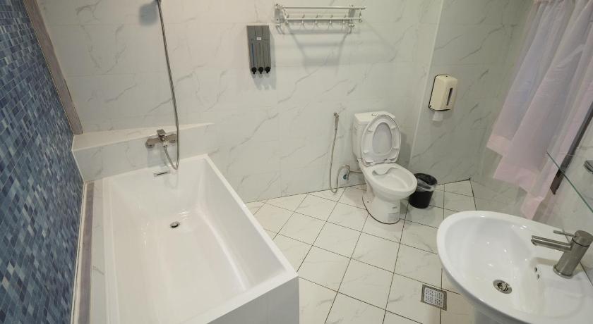 Image of Deluxe Room 8