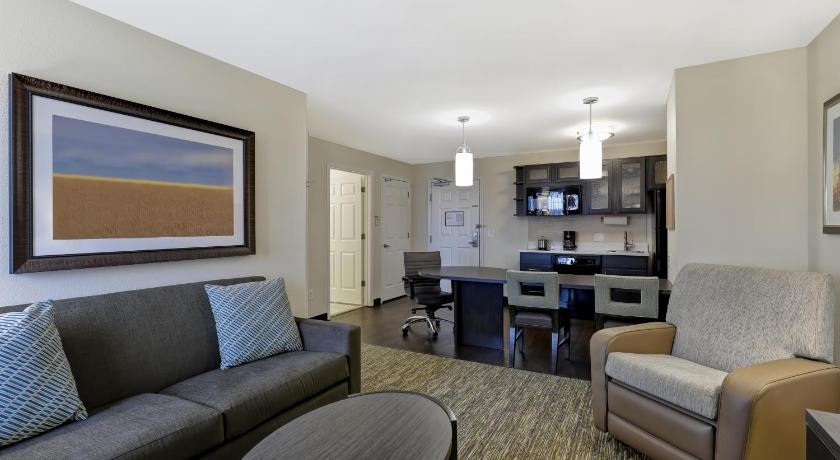 Candlewood Suites Indianapolis - South