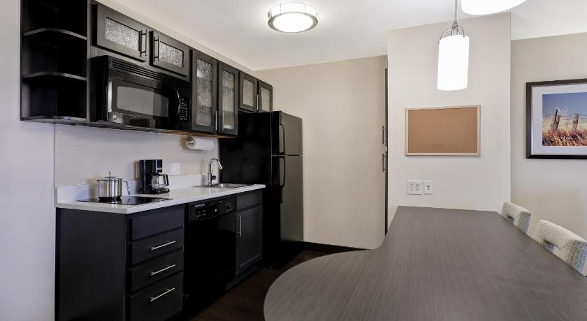 Candlewood Suites Indianapolis - South