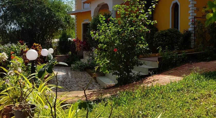 Cozywoods Hill Resort photo