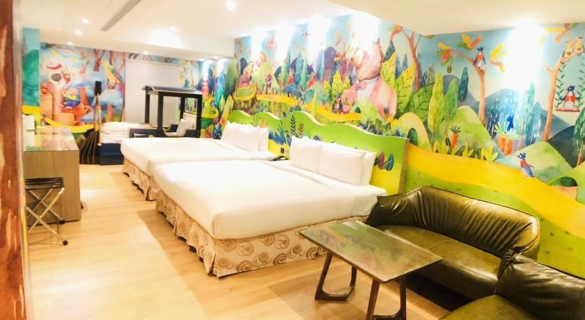 Image of Themed Family Room 9