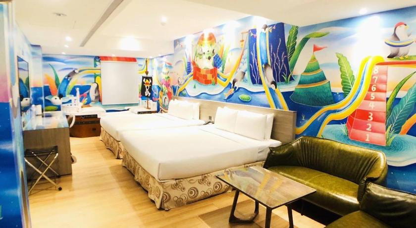 Image of Themed Family Room 1