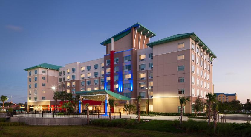 Holiday Inn Express & Suites Orlando At Seaworld