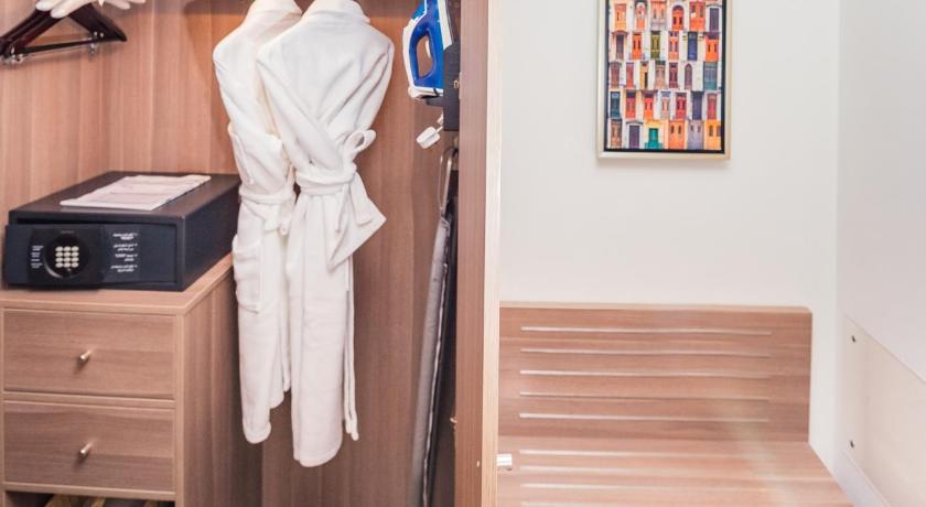 Image of Junior Suite 8