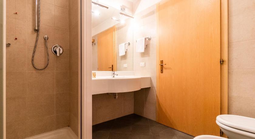 Image of Studio (2 Adults) 2