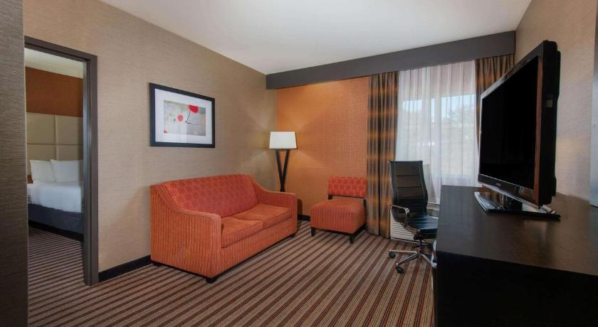 La Quinta Inn & Suites by Wyndham Harrisburg-Hershey