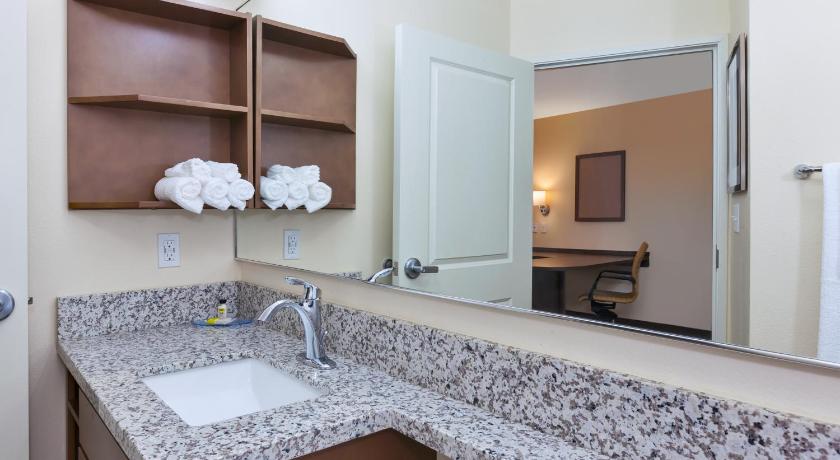 Candlewood Suites Louisville - NE Downtown Area