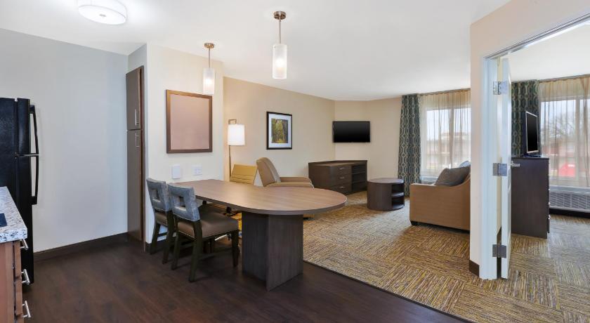 Candlewood Suites Louisville - NE Downtown Area