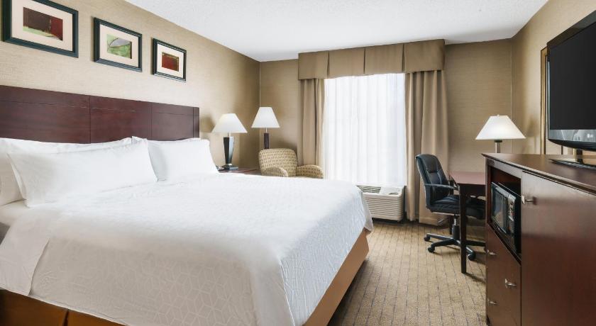 Holiday Inn Express Boston Brockton