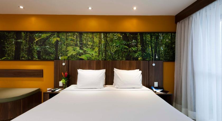 Image of Standard Room Queen Bed 6
