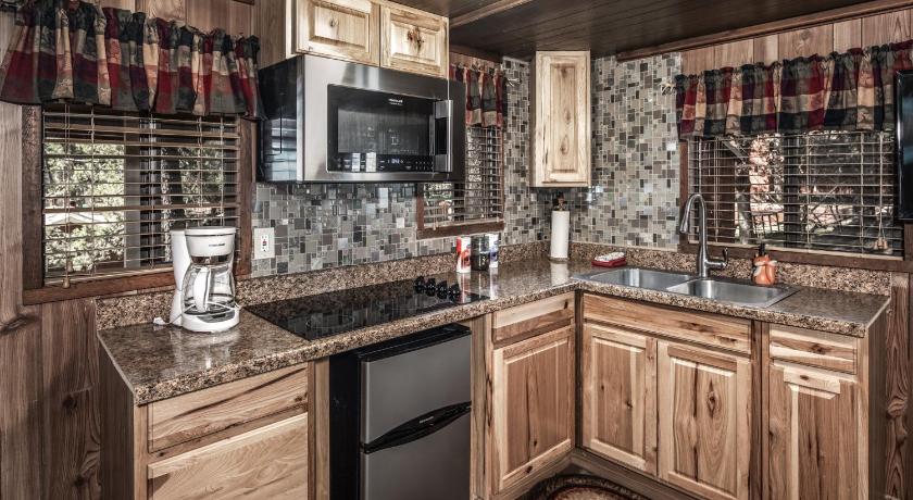 Canyon Cabins photo