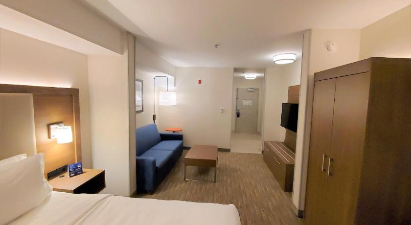 Holiday Inn Express Hotel & Suites Lynnwood