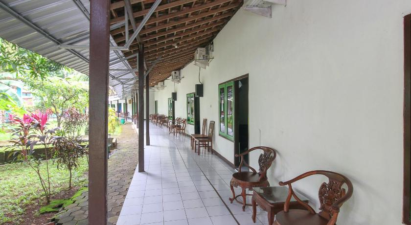 RedDoorz Syariah near Sekuro Beach Jepara