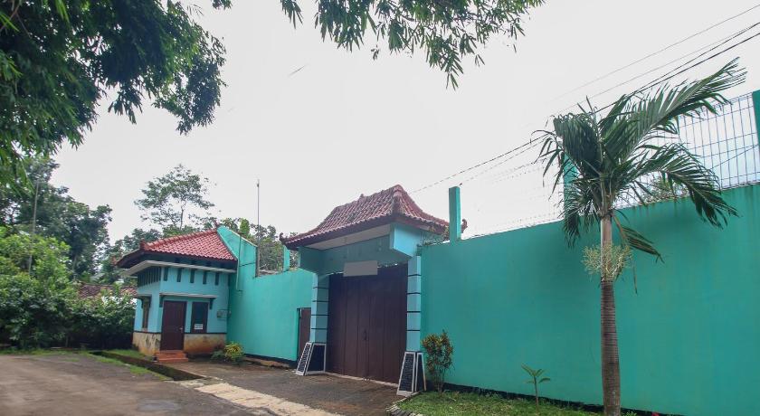 RedDoorz Syariah near Sekuro Beach Jepara