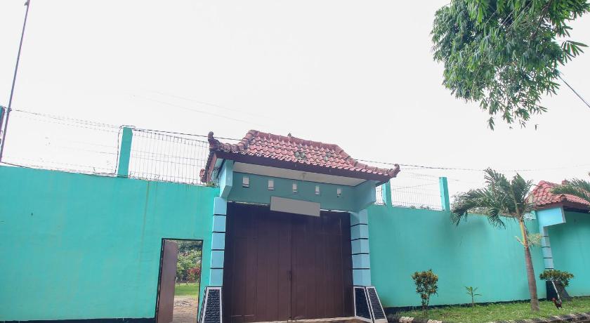 RedDoorz Syariah near Sekuro Beach Jepara