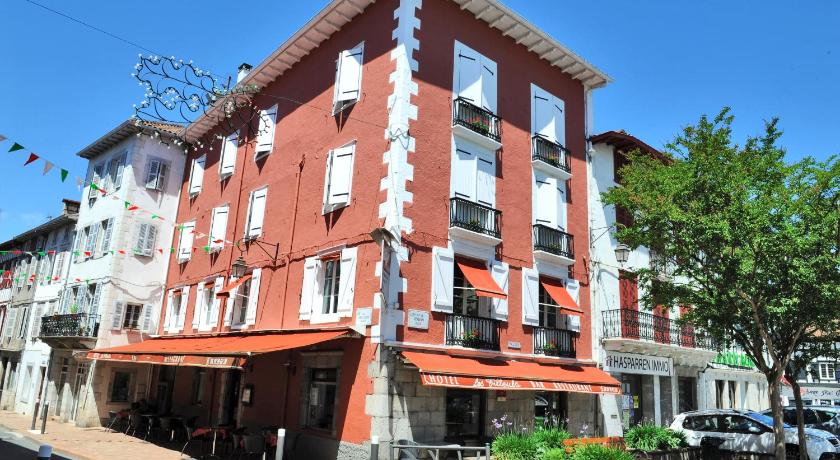 Hotel Les Tilleuls — Hotel in Hasparren